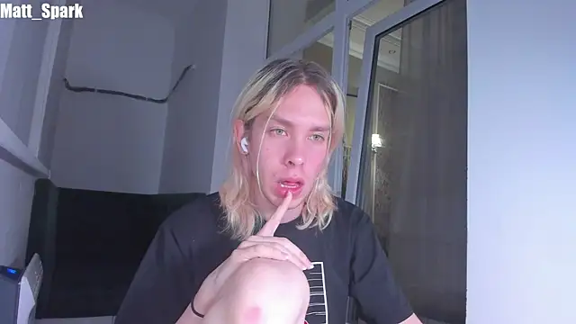 Snapshot of matt_spark chatting on 03/16/25, 06:23 matt spark online show from 03/16/25, 06:23