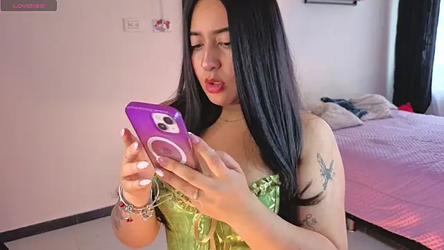 serenna se online show from 04/06/26, 08:10