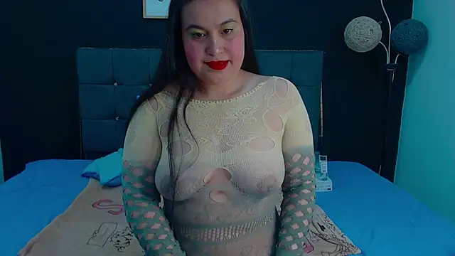 mia xx1 online show from 10/06/25, 12:41