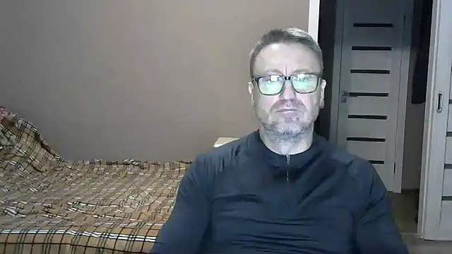 Snapshot of HarrySnake chatting on 12/06/24, 01:44 HarrySnake online show from 12/06/24, 01:44