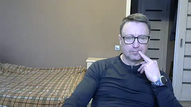 Snapshot of HarrySnake chatting on 12/11/24, 08:58 HarrySnake online show from 12/11/24, 08:58