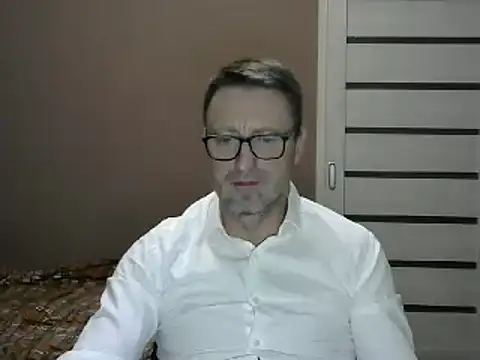 Snapshot of HarrySnake chatting on 12/23/24, 05:43 HarrySnake online show from 12/23/24, 05:43