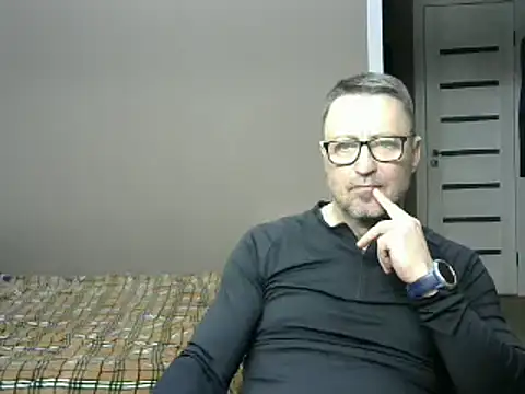 Snapshot of HarrySnake chatting on 02/05/25, 03:20 HarrySnake online show from 02/05/25, 03:20