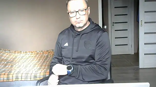 Snapshot of HarrySnake chatting on 03/19/25, 06:24 HarrySnake online show from 03/19/25, 06:24