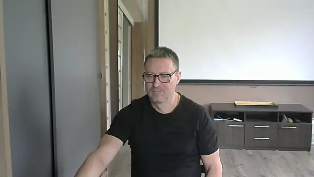 Snapshot of HarrySnake chatting on 10/03/25, 08:11 HarrySnake online show from 10/03/25, 08:11