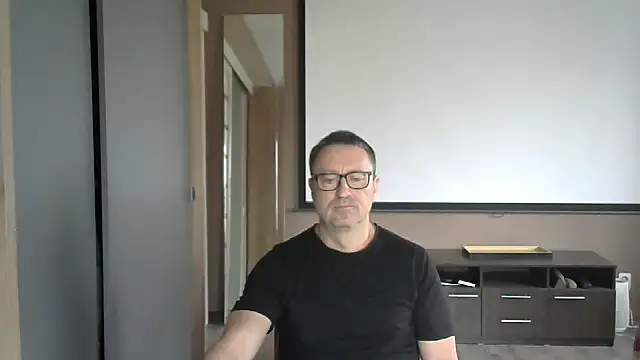 Snapshot of HarrySnake chatting on 10/09/25, 06:22 HarrySnake online show from 10/09/25, 06:22