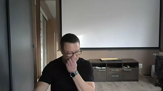 Snapshot of HarrySnake chatting on 11/07/25, 08:14 HarrySnake online show from 11/07/25, 08:14