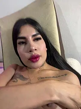 Snapshot of saragill323 chatting on 02/16/25, 02:09 saragill323 online show from 02/16/25, 02:09