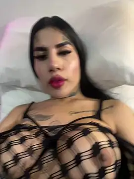 Snapshot of saragill323 chatting on 03/01/25, 06:32 saragill323 online show from 03/01/25, 06:32