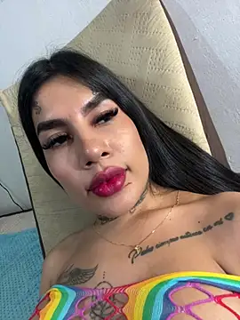 Snapshot of saragill323 chatting on 03/21/25, 07:35 saragill323 online show from 03/21/25, 07:35