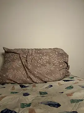 Snapshot of Yulia_sx chatting on 02/14/25, 09:43 Yulia sx online show from 02/14/25, 09:43