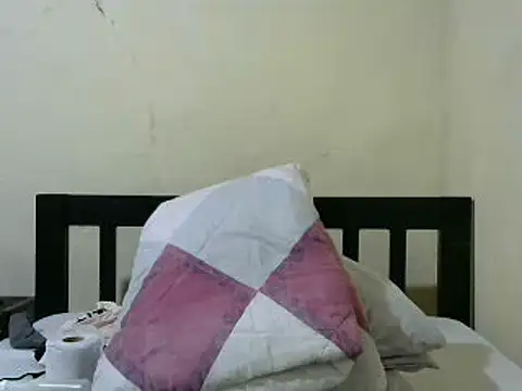Snapshot of wetberrry chatting on 12/09/24, 04:26 wetberrry online show from 12/09/24, 04:26
