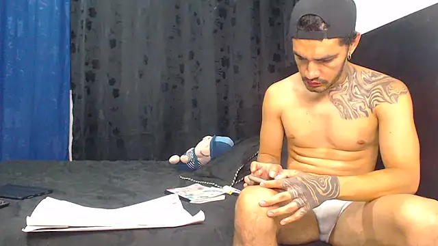 Hot Sharks  online show from 04/04/26, 07:17