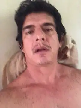 Snapshot of Marobronco chatting on 06/04/26, 01:17 Marobronco online show from 06/04/26, 01:17