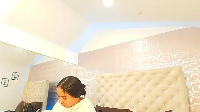 Sara Desire online show from 02/01/25, 12:26