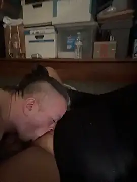 allissonw13 online show from 11/19/25, 04:07