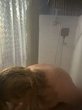 allissonw13 online show from 01/19/26, 03:38