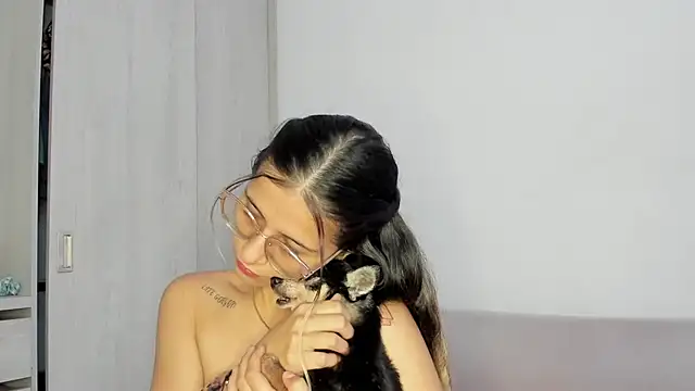 Lilacutte  online show from 01/30/25, 12:27