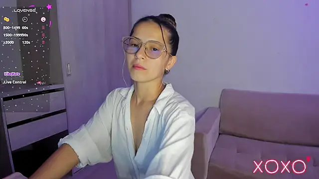 Lilacutte  online show from 12/23/25, 07:06