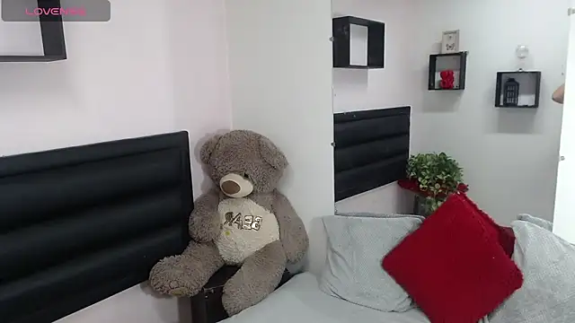 eva doshi online show from 03/20/25, 01:24