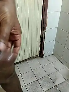 Snapshot of cenyon124 chatting on 02/07/25, 04:14 cenyon124 online show from 02/07/25, 04:14