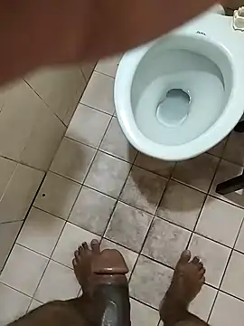 Snapshot of cenyon124 chatting on 02/09/25, 09:05 cenyon124 online show from 02/09/25, 09:05