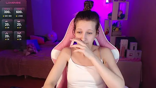 ur kitty   online show from 01/13/25, 04:08