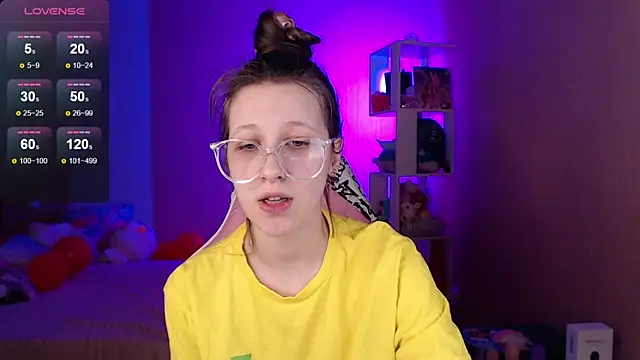 ur kitty   online show from 03/04/25, 12:55