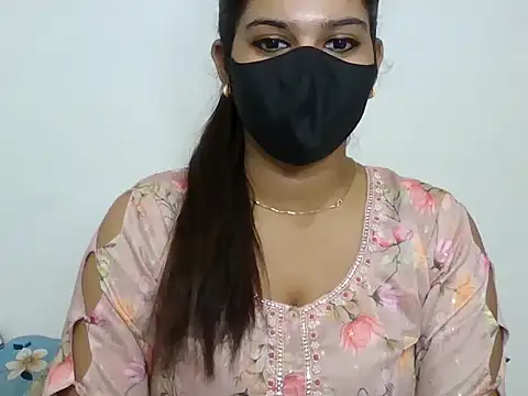 Snapshot of sparkling_queen chatting on 01/18/25, 04:21 sparkling queen online show from 01/18/25, 04:21