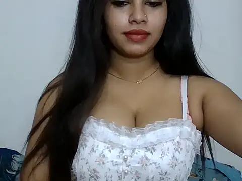 Snapshot of sparkling_queen chatting on 03/01/25, 02:48 sparkling queen online show from 03/01/25, 02:48