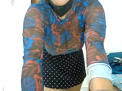 Snapshot of sparkling_queen chatting on 03/08/25, 02:23 sparkling queen online show from 03/08/25, 02:23