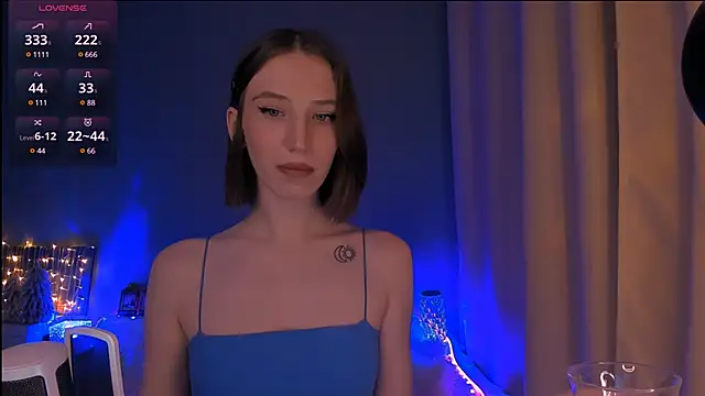 Snapshot of ellaamber chatting on 01/11/25, 01:16 ellaamber online show from 01/11/25, 01:16