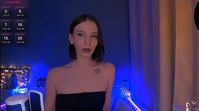 Snapshot of ellaamber chatting on 01/12/25, 08:36 ellaamber online show from 01/12/25, 08:36