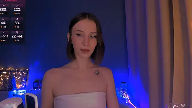 Snapshot of ellaamber chatting on 01/16/25, 02:41 ellaamber online show from 01/16/25, 02:41