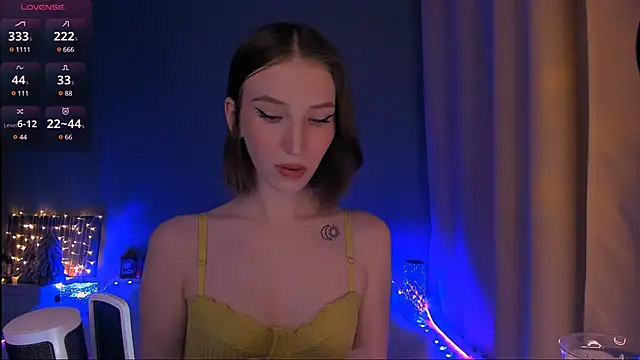 Snapshot of ellaamber chatting on 01/18/25, 12:46 ellaamber online show from 01/18/25, 12:46