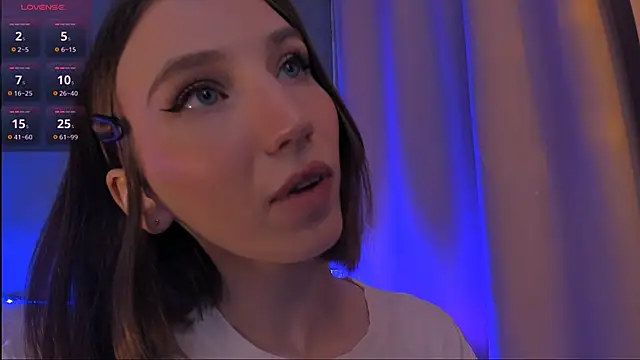 Snapshot of ellaamber chatting on 01/21/25, 02:43 ellaamber online show from 01/21/25, 02:43