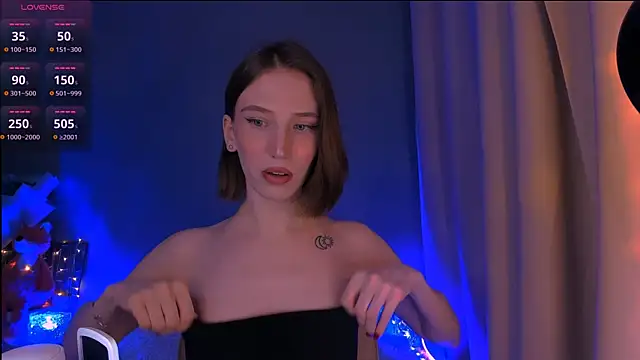 Snapshot of ellaamber chatting on 03/14/25, 02:42 ellaamber online show from 03/14/25, 02:42