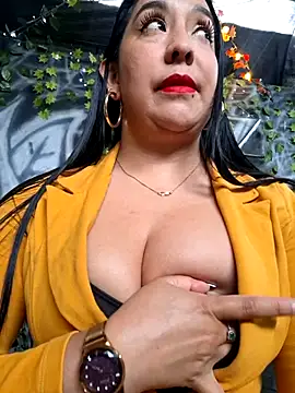 Bella keny online show from 12/05/25, 07:21