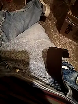 A man in public online show from 10/15/25, 07:58