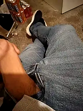 A man in public online show from 10/24/25, 11:28