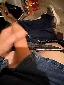 A man in public online show from 11/18/25, 08:46