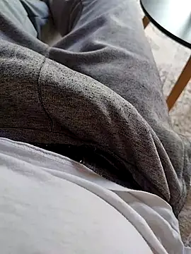 A man in public online show from 12/18/25, 02:12