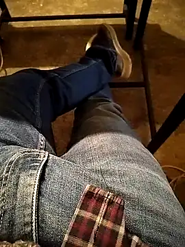 A man in public online show from 02/25/26, 11:42