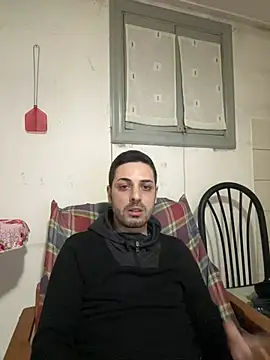 Snapshot of iltoscano95 chatting on 02/14/26, 06:48 iltoscano95 online show from 02/14/26, 06:48