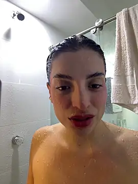 Snapshot of dakota_le chatting on 05/15/26, 01:01 dakota le online show from 05/15/26, 01:01