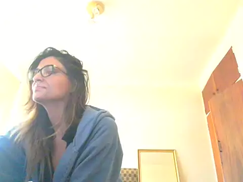 Snapshot of karmicQueen669 chatting on 07/22/26, 01:03 karmicQueen669 online show from 07/22/26, 01:03