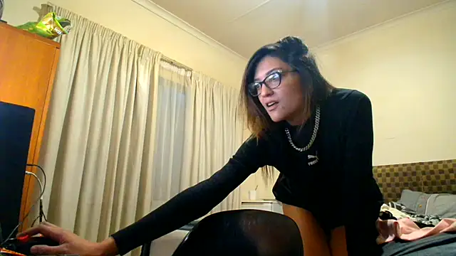 Snapshot of karmicQueen669 chatting on 07/30/26, 06:29 karmicQueen669 online show from 07/30/26, 06:29
