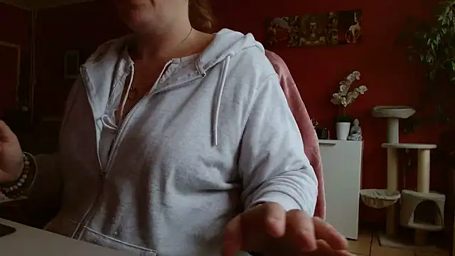 Snapshot of cruellaculdenfer67 chatting on 06/08/26, 07:31 cruellaculdenfer67 online show from 06/08/26, 07:31
