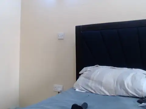 Snapshot of island_girls22 chatting on 02/14/26, 10:01 island girls22 online show from 02/14/26, 10:01