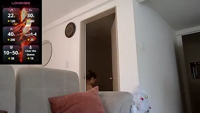 Snapshot of saramartinez1000 chatting on 12/12/24, 03:48 saramartinez1000 online show from 12/12/24, 03:48